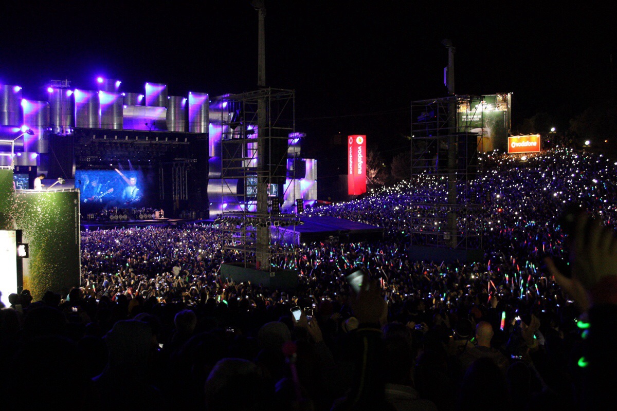 Um mar de luzes de telemóvel no concerto de Justin Timberlake no #rockinriolisboa