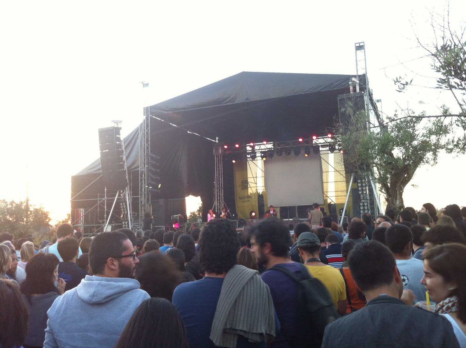 Um mar de gente no palco Eira para ouvir Gisela João #bonssons