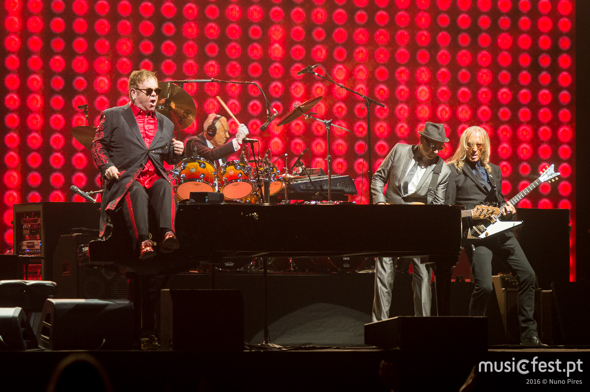 Vê aqui todas as fotos de Elton John no MEO Arena