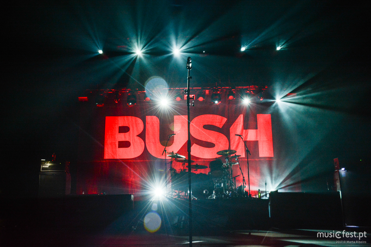 Vê aqui todas as fotos dos Bush no Coliseu de Lisboa