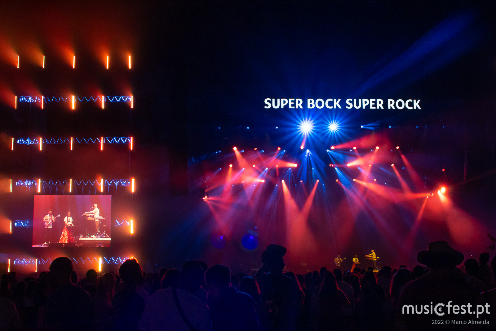 Ao terceiro dia, finalmente Super Bock Super Rock. Obrigado, Foals.